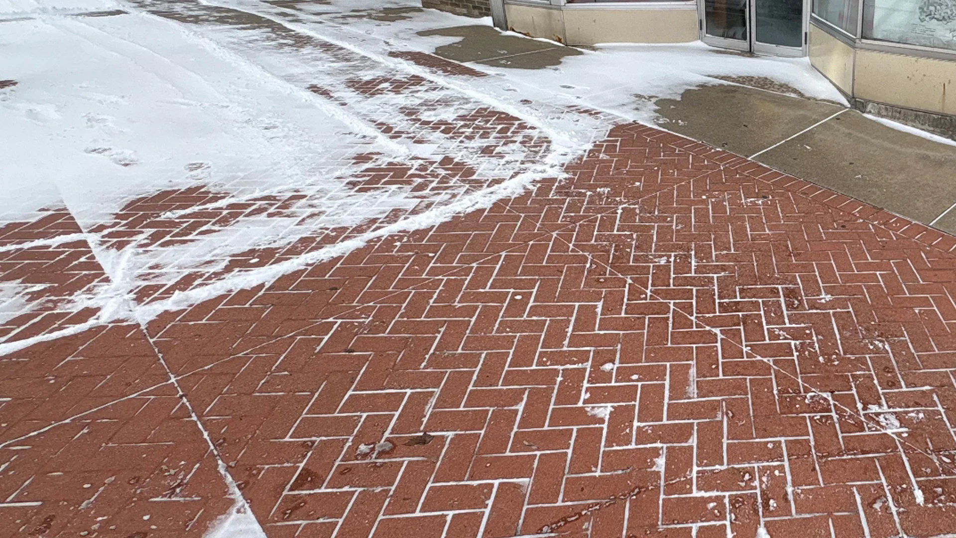 Commercial snow removal service in Madison Wisconsin